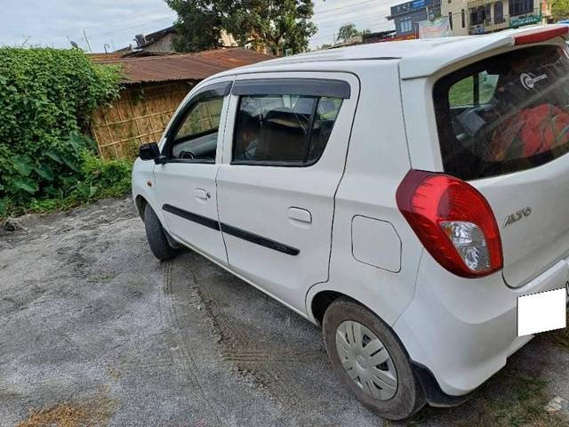 https://images10.gaadi.com/usedcar_image/4216845/original/processed_f49a3bc2-ee93-403c-b02b-6a321cab0956.jpg?imwidth=6402