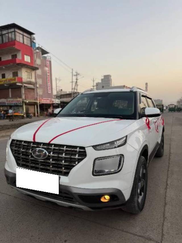 https://images10.gaadi.com/usedcar_image/4216857/original/processed_66b14208-086d-4b5f-84d2-75ef2732c528.jpg?imwidth=6402