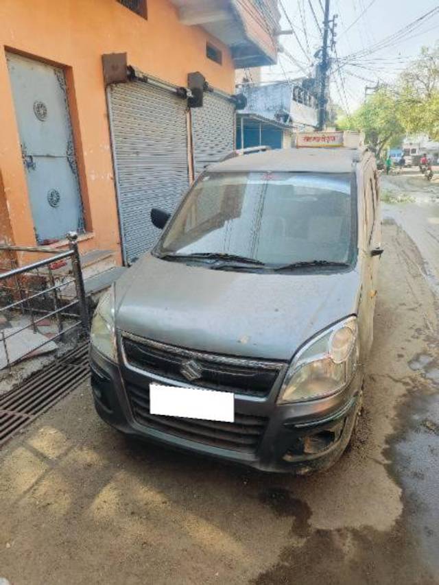 https://images10.gaadi.com/usedcar_image/4216928/original/processed_79b33b52-0965-4874-ba6e-8eac1759be47.jpg?imwidth=6400