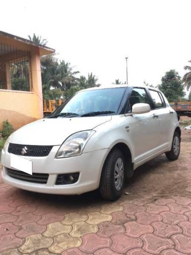 https://images10.gaadi.com/usedcar_image/4217005/original/processed_ec5fa57a-e5a2-49cc-9c6c-80a36a1cd5bd.JPG?imwidth=6401