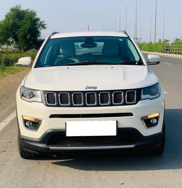 https://images10.gaadi.com/usedcar_image/4217110/original/processed_a1186c2c1c9f39b88a164a2b40fae0c1.jpg?imwidth=6402