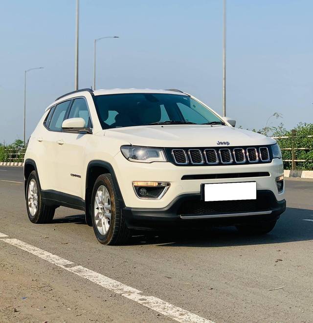 https://images10.gaadi.com/usedcar_image/4217110/original/processed_e9664b0bf3f002cceed72e821fae2886.jpg?imwidth=6400