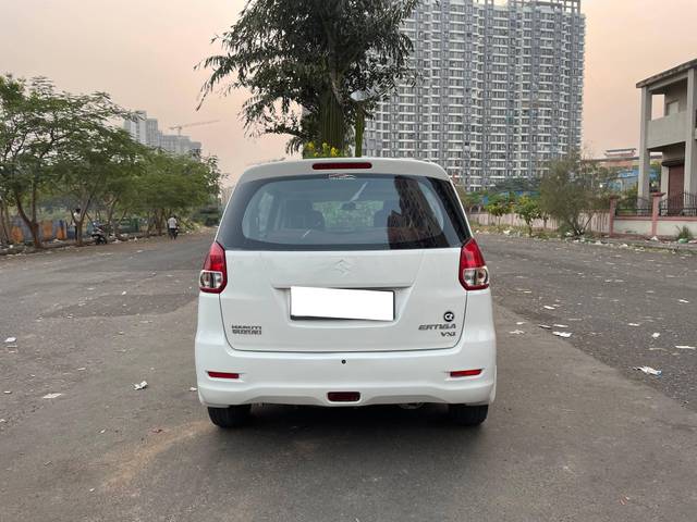 https://images10.gaadi.com/usedcar_image/4217121/original/processed_a695132458351f3b002b64ec1c5b562c.jpg?imwidth=6402