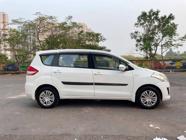 https://images10.gaadi.com/usedcar_image/4217121/original/processed_ccfdd71fda176a4d8370a58b90538e06.jpg?imwidth=6401