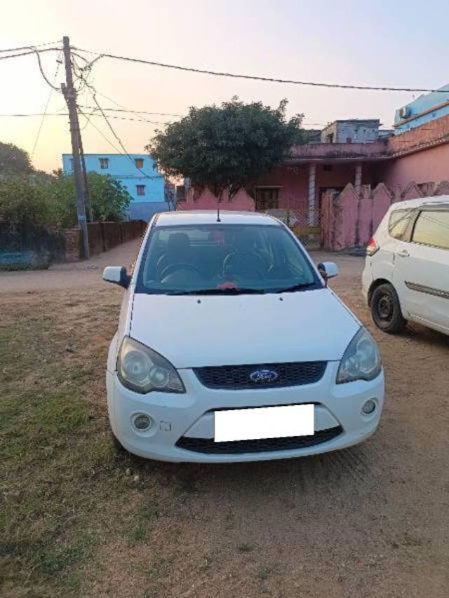 https://images10.gaadi.com/usedcar_image/4217245/original/processed_34db34b5-e7e8-499b-bd30-be2e01b2cf94.jpg?imwidth=6400