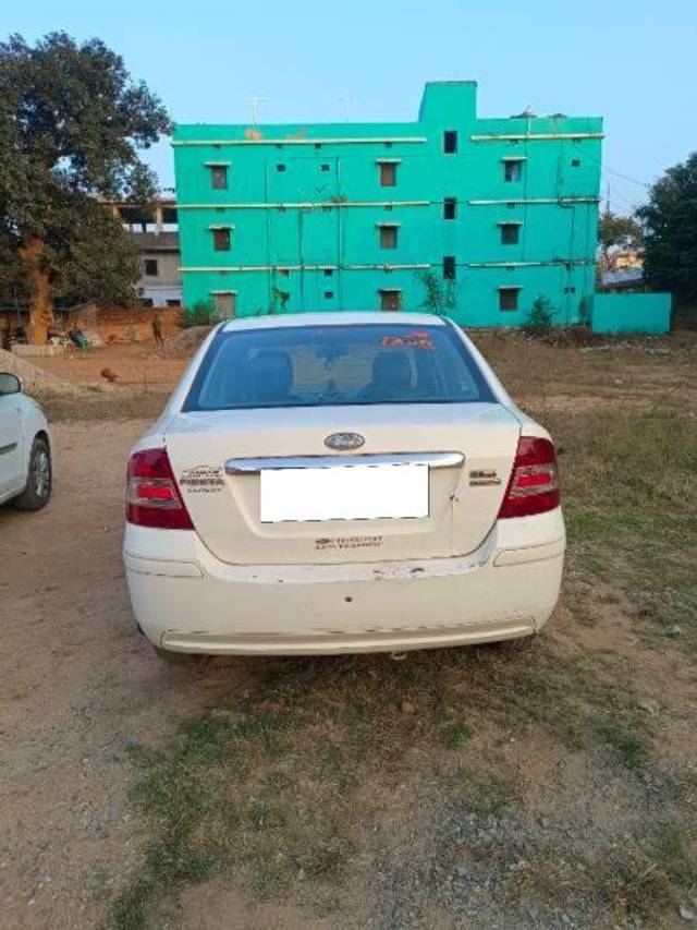 https://images10.gaadi.com/usedcar_image/4217245/original/processed_7a7a5a38-0d0a-4e5f-a5d0-e7d684efc5b6.jpg?imwidth=6401