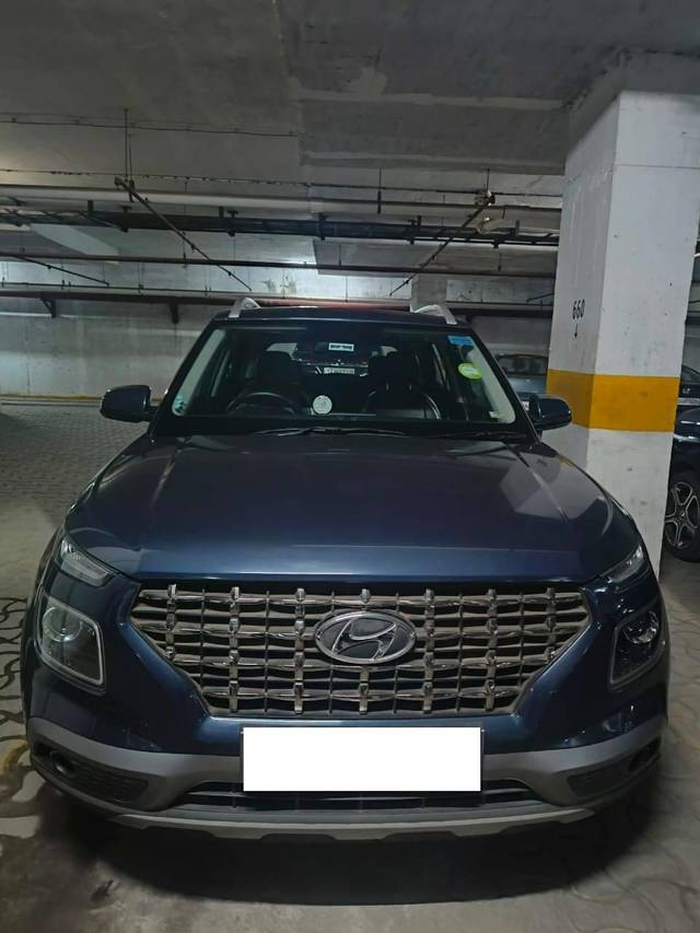 https://images10.gaadi.com/usedcar_image/4217374/original/processed_0f5a7685-4be4-4be4-9223-0ca0d6fc5b96.jpg?imwidth=6400