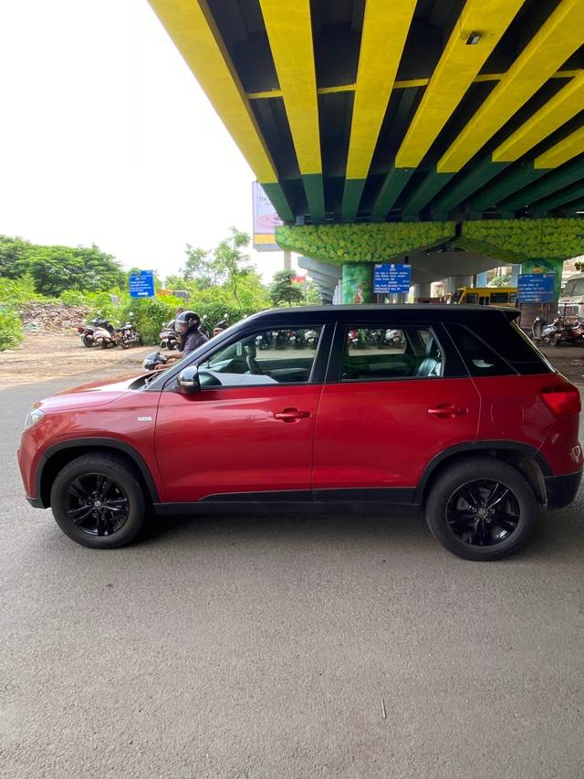 https://images10.gaadi.com/usedcar_image/4217399/original/processed_8b718997-8026-482d-b6bb-bc58021724a5.jpeg?imwidth=6402