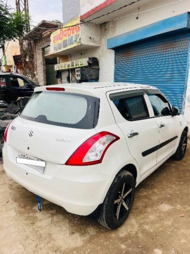 https://images10.gaadi.com/usedcar_image/4217415/original/processed_65f4b570-29ab-4f26-8c35-fcf3e6c09c6b.jpeg?imwidth=6402