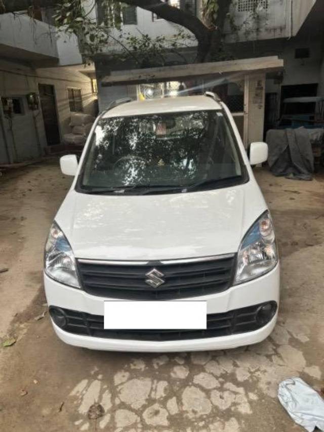 https://images10.gaadi.com/usedcar_image/4217427/original/processed_bd893c2a-4a86-4ab2-8ac0-0201f445e517.jpeg?imwidth=6400