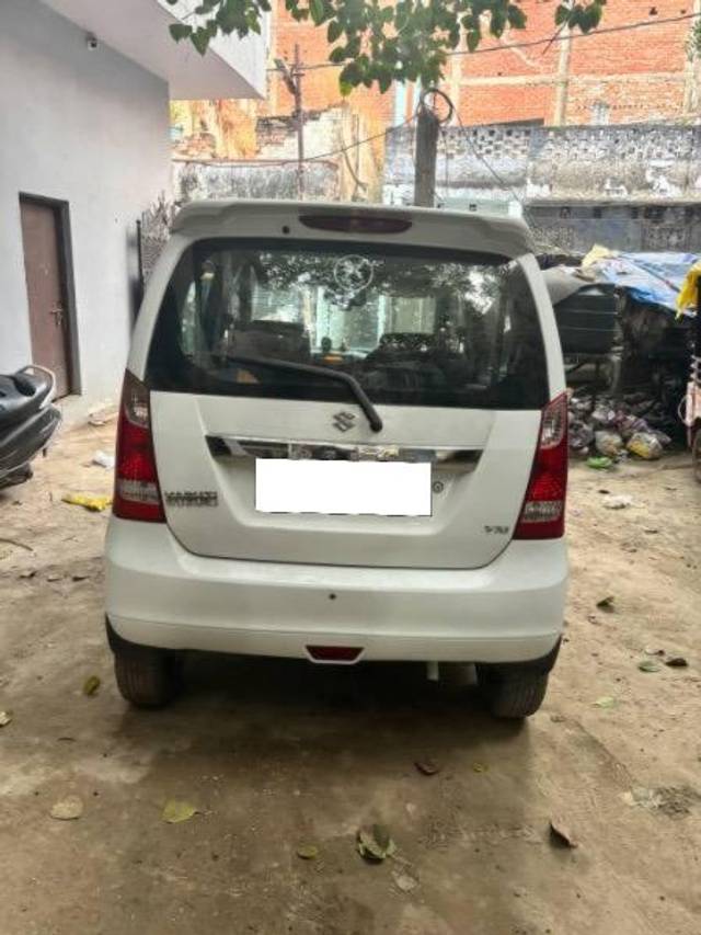 https://images10.gaadi.com/usedcar_image/4217427/original/processed_f7281aa2-5110-4dab-8e89-35618bd4511c.jpeg?imwidth=6402