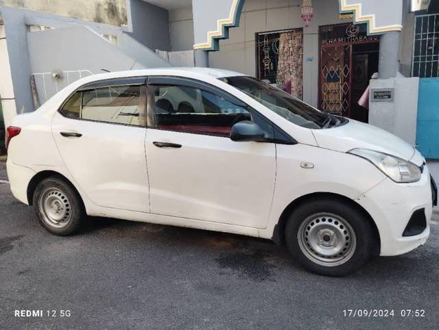 https://images10.gaadi.com/usedcar_image/4217428/original/processed_13ef5354-b92a-44f7-a649-2cb200e51c3e.jpg?imwidth=6402