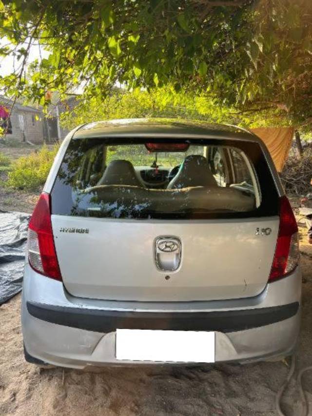 https://images10.gaadi.com/usedcar_image/4217669/original/processed_04200855-3a3f-43e4-a875-594d01d13682.jpg?imwidth=6401