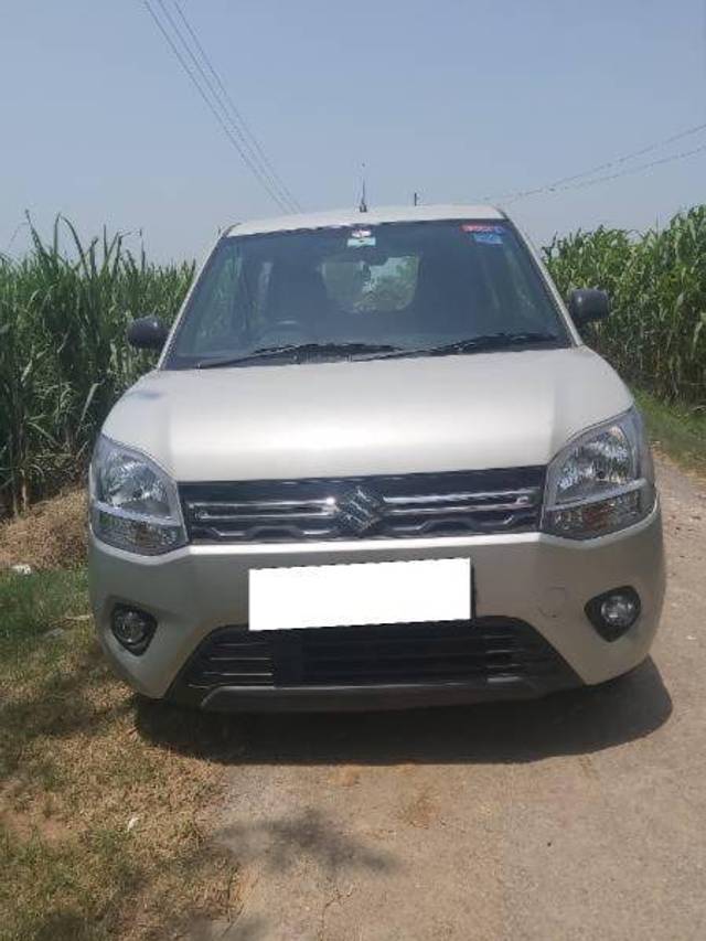 https://images10.gaadi.com/usedcar_image/4217680/original/948da952ac63f9e0dd5e66a6af5995e4.jpg?imwidth=6400