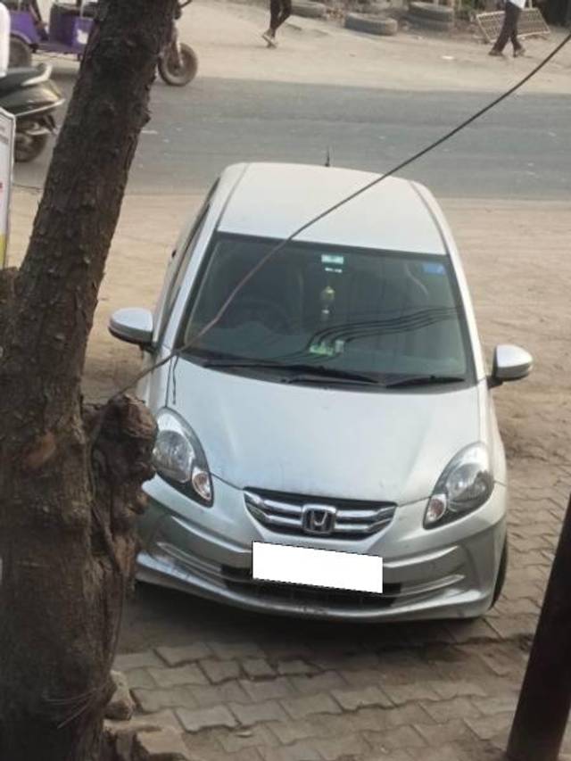 https://images10.gaadi.com/usedcar_image/4217706/original/processed_48dbd0eb-3356-403d-aaa9-d24cb65795b8.jpg?imwidth=6401