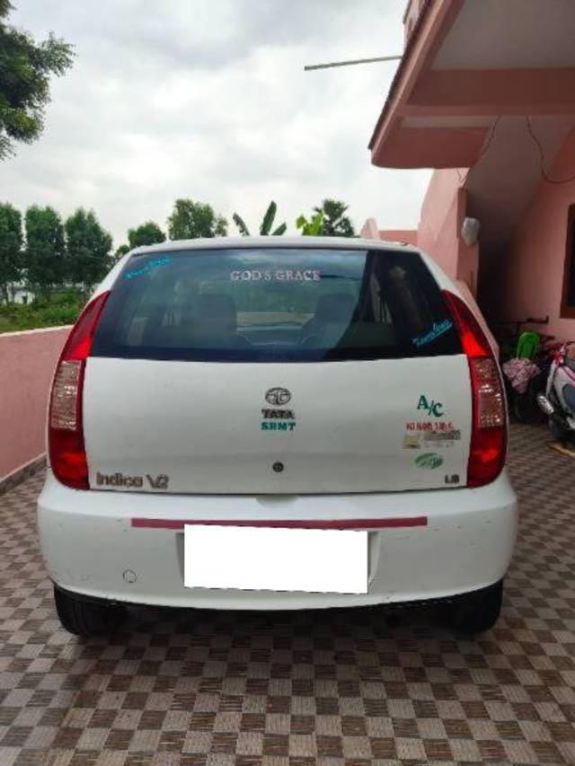 https://images10.gaadi.com/usedcar_image/4217729/original/processed_9fbad00e-48fb-4e0c-8b4a-45dcd1536762.jpg?imwidth=6402