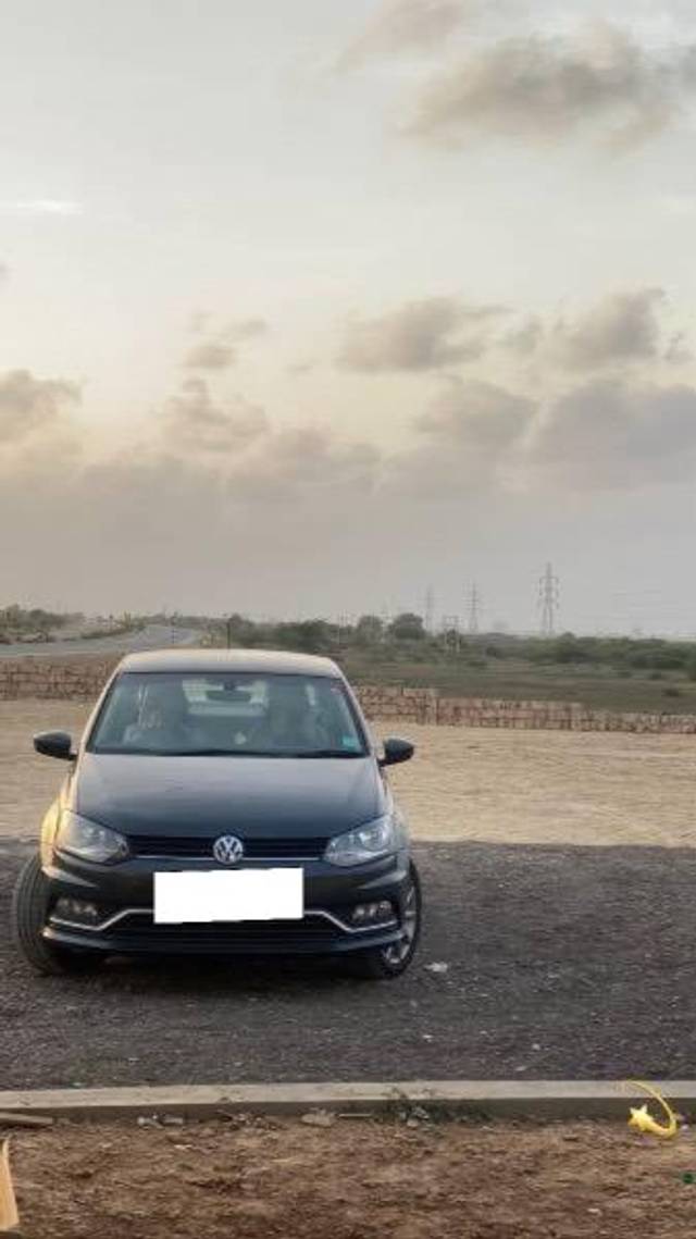 https://images10.gaadi.com/usedcar_image/4217732/original/processed_b2a0f86a-f648-414a-b61b-7661844d30db.jpeg?imwidth=6400