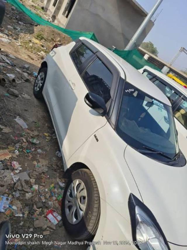 https://images10.gaadi.com/usedcar_image/4217786/original/processed_4b616e07-9c3a-447a-9d9f-944afa09d5f7.jpg?imwidth=6402