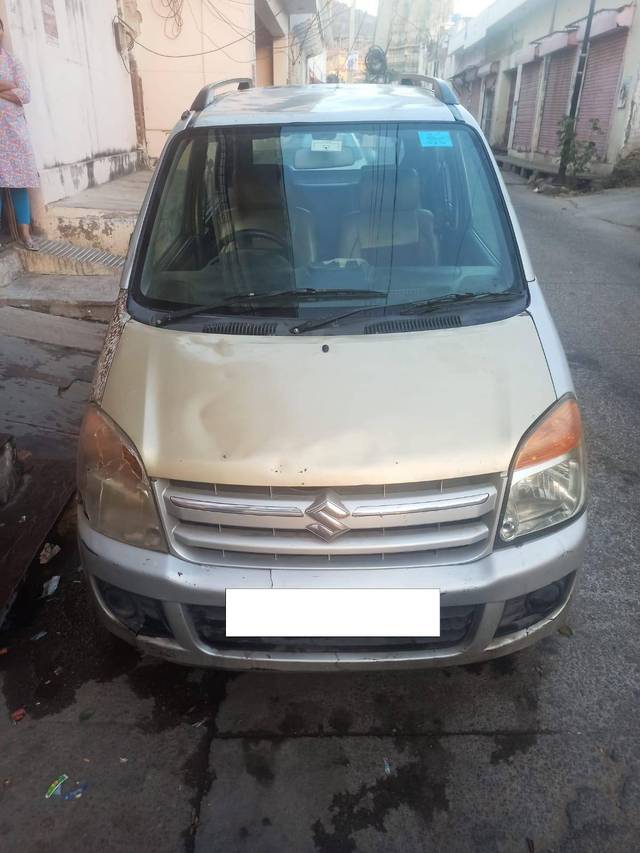 https://images10.gaadi.com/usedcar_image/4217908/original/089a730a197d4093381f926e5f52bb4c.jpg?imwidth=6402