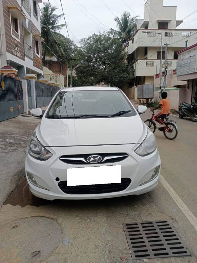 https://images10.gaadi.com/usedcar_image/4217924/original/processed_487f3623928b0960e6028f758897d98d.jpg?imwidth=6400