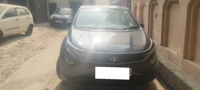 https://images10.gaadi.com/usedcar_image/4217997/original/processed_bfb081d8-6120-457a-86d7-603bb027be42.jpg?imwidth=6400