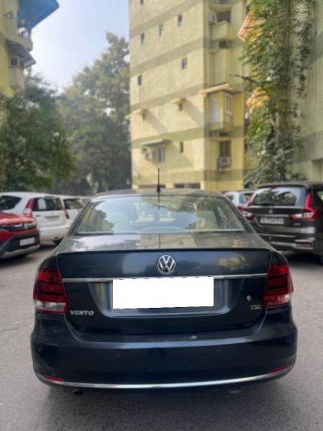 https://images10.gaadi.com/usedcar_image/4218000/original/b7495a695c5101d29a3405e53ede7bf2.jpg?imwidth=6401