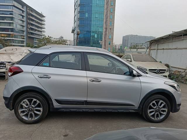 https://images10.gaadi.com/usedcar_image/4218027/original/d30cd956763f4c3de5ee0a9da38b7b1e.jpg?imwidth=6401