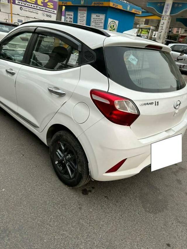 https://images10.gaadi.com/usedcar_image/4218114/original/processed_952a1de0348bbe1397c09f10b8e62392.jpg?imwidth=6402