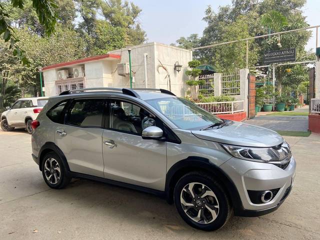 https://images10.gaadi.com/usedcar_image/4218159/original/processed_0a739cc60baeb2fcd2fe9d871c0e1c88.jpeg?imwidth=6400