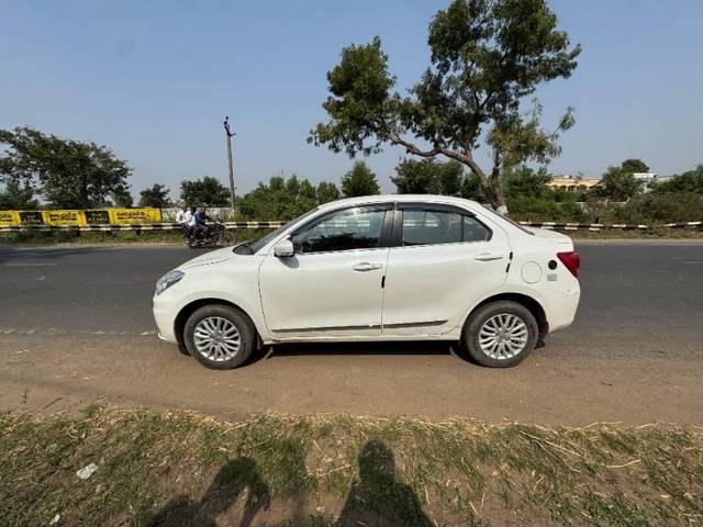 https://images10.gaadi.com/usedcar_image/4218193/original/processed_4d33b492-9b8f-4252-b199-b20f1a7234e3.jpg?imwidth=6402