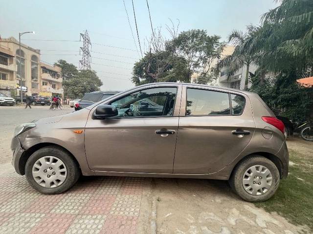 https://images10.gaadi.com/usedcar_image/4218270/original/e1fb5fcde19f921144989d26f12ed451.jpeg?imwidth=6402