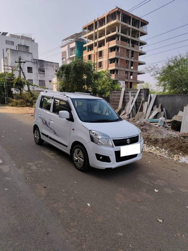 https://images10.gaadi.com/usedcar_image/4218277/original/processed_d6585957c23b7ef433025c03e1068365.jpg?imwidth=6400