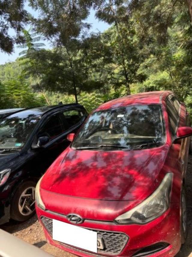 https://images10.gaadi.com/usedcar_image/4218328/original/processed_657ef6a5-4cba-4a69-a426-3c6feb6abb5a.jpeg?imwidth=6402