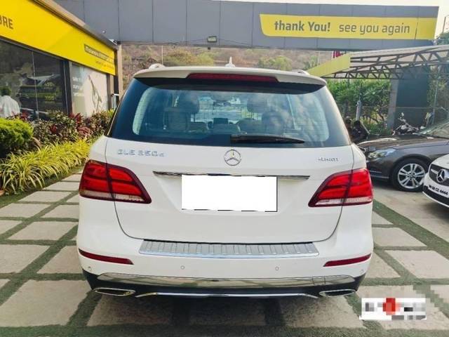 https://images10.gaadi.com/usedcar_image/4218433/original/processed_668f0640cf137937866134bbd52d7a54.jpg?imwidth=6402