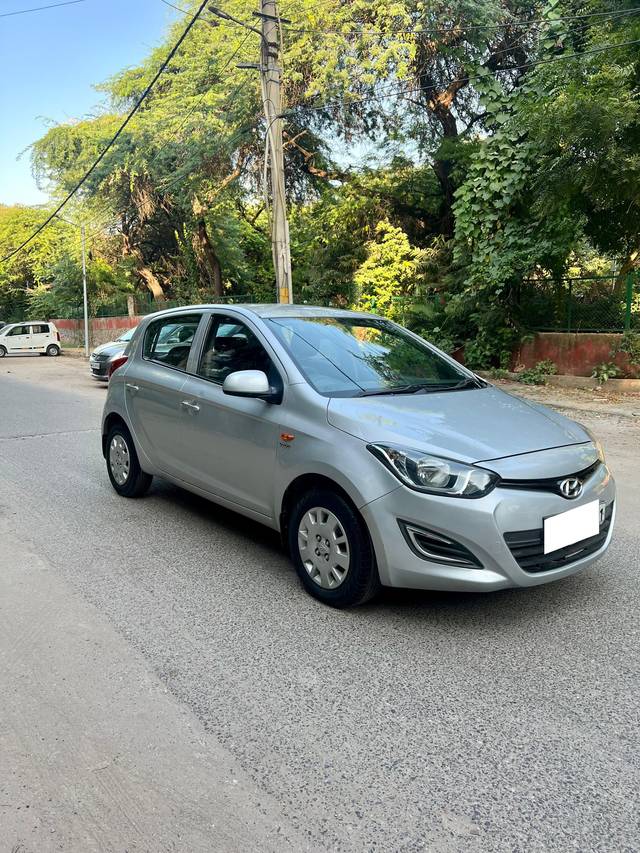 https://images10.gaadi.com/usedcar_image/4218468/original/processed_338ffdc683ef2fb4b0ee2a93fec47be7.jpeg?imwidth=6400