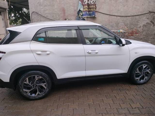 https://images10.gaadi.com/usedcar_image/4218503/original/processed_b89961cc-091d-48a4-bc56-57d41094c778.jpg?imwidth=6402