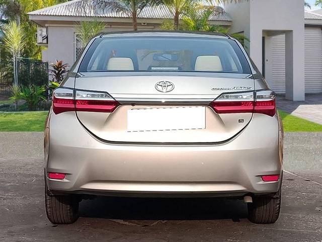 https://images10.gaadi.com/usedcar_image/4218516/original/processed_f373bb2eafc008349173dcdb14cf7a79.jpg?imwidth=6402