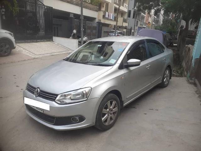 https://images10.gaadi.com/usedcar_image/4218614/original/processed_a49a64fe-9e1b-4bed-9df1-e479f252b861.jpg?imwidth=6401