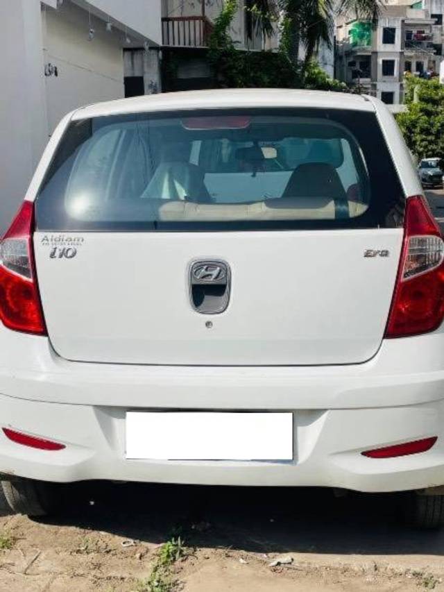 https://images10.gaadi.com/usedcar_image/4218641/original/processed_5736b989-34d1-41da-93c6-77d28d90b078.jpeg?imwidth=6400