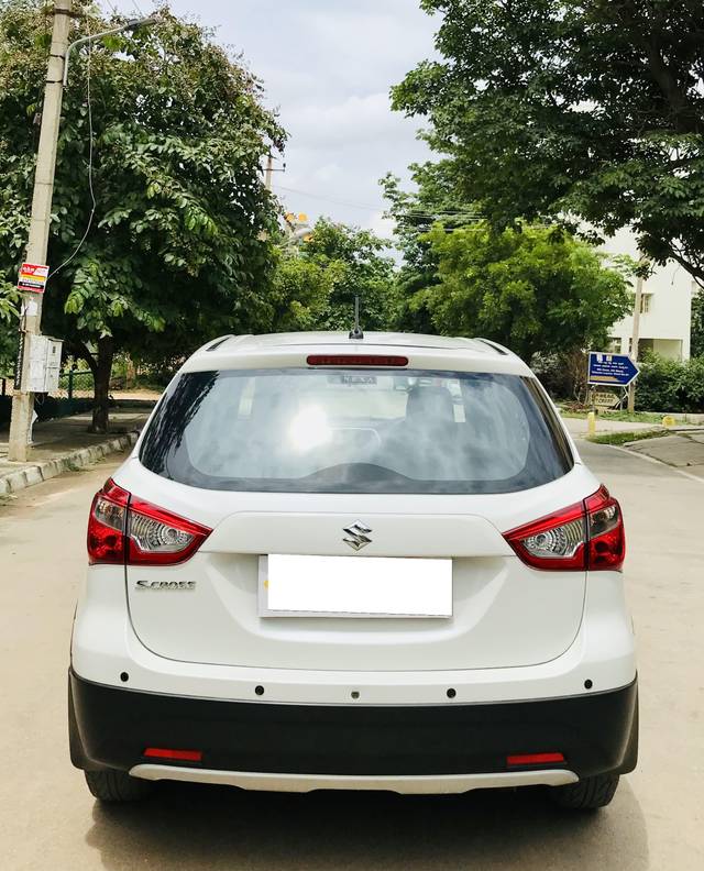 https://images10.gaadi.com/usedcar_image/4218654/original/processed_e1b0e5f168c71b15d588cceb5a77fe0a.jpg?imwidth=6402