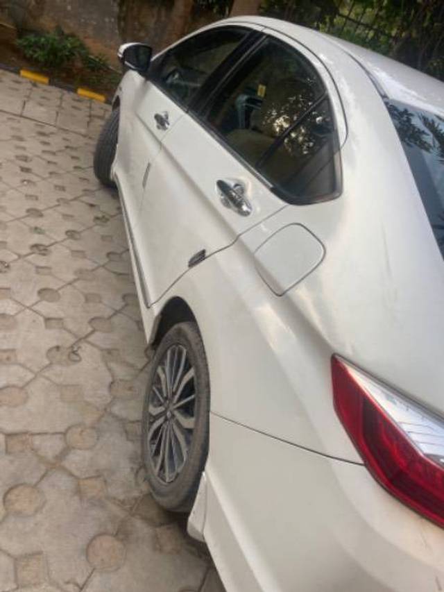 https://images10.gaadi.com/usedcar_image/4218673/original/3efa598ab3e083665f38a585d825b864.jpg?imwidth=6402