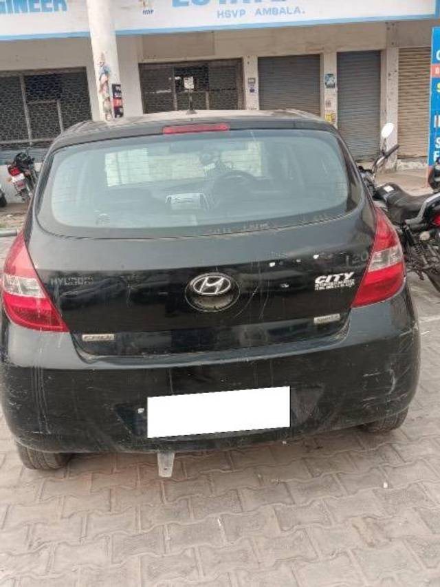 https://images10.gaadi.com/usedcar_image/4218710/original/processed_adef937e-6a92-4089-be9a-ff8c5fd5ee8d.jpg?imwidth=6401