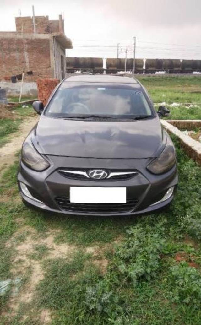 https://images10.gaadi.com/usedcar_image/4218755/original/processed_cb1d5a7b-6f69-4ba3-b1b1-ce8de013d0b6.jpg?imwidth=6401