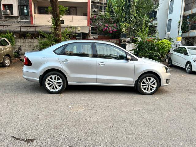 https://images10.gaadi.com/usedcar_image/4218769/original/processed_ef1628418362b4b22318d879f28da640.jpg?imwidth=6401