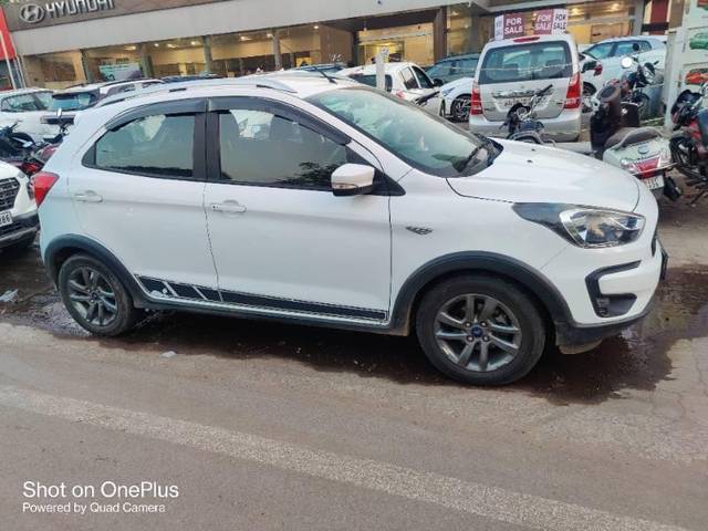 https://images10.gaadi.com/usedcar_image/4218893/original/processed_c9ac0b1d-8036-4e6e-a9f1-ef834f9dcf8b.jpg?imwidth=6400