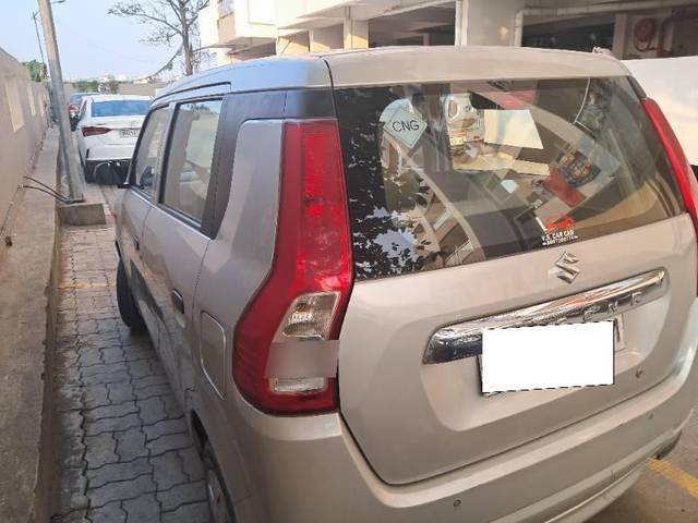 https://images10.gaadi.com/usedcar_image/4218970/original/processed_164d1a92-16b9-4236-afd2-7587d1ca2f83.jpg?imwidth=6402