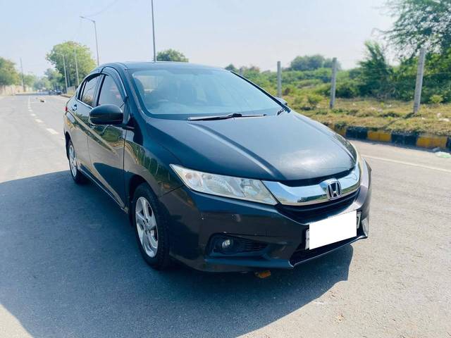 https://images10.gaadi.com/usedcar_image/4219002/original/processed_32efeb80c5007ebcd003f0ab9550b6de.jpg?imwidth=6400