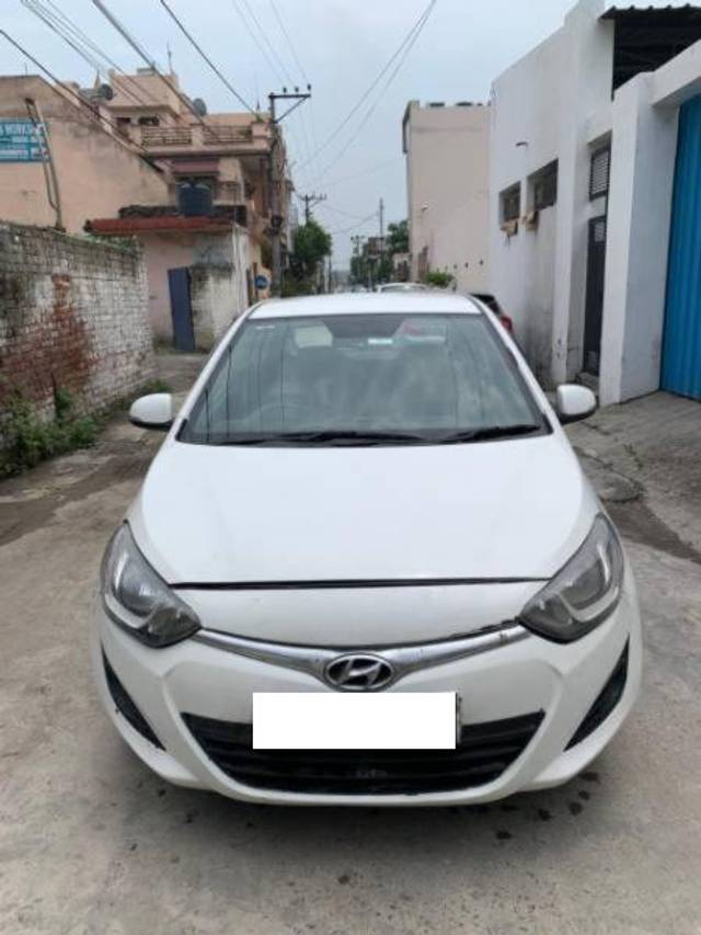 https://images10.gaadi.com/usedcar_image/4219030/original/processed_3688f3e7-6f7e-4491-8c1c-419f3c111d0e.jpg?imwidth=6402