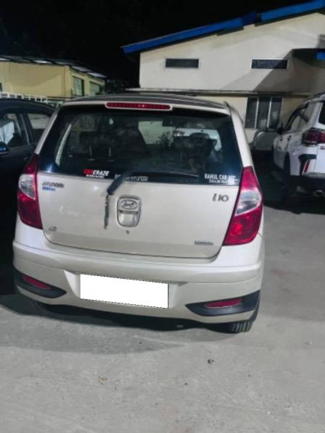 https://images10.gaadi.com/usedcar_image/4219140/original/processed_235dd84a-73ac-4bf5-8ef8-4f71d0c2a11e.jpeg?imwidth=6402