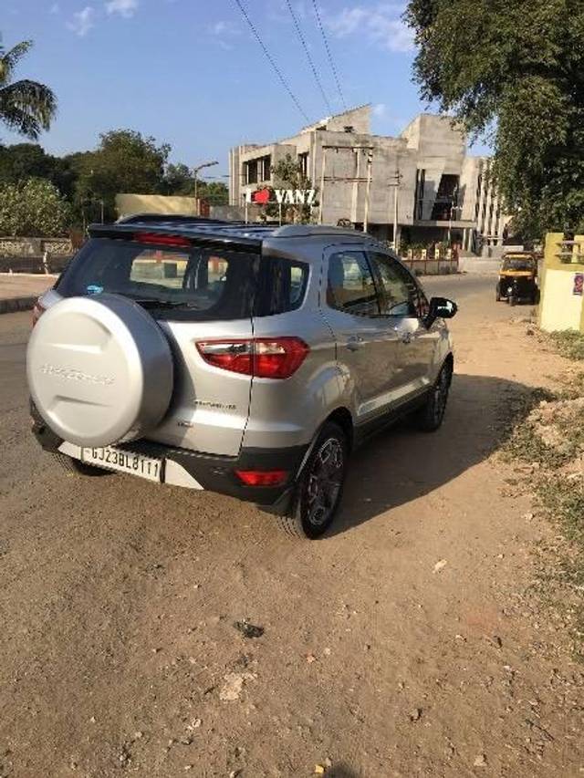 https://images10.gaadi.com/usedcar_image/4219156/original/processed_e15c7a9b-0f7c-4ceb-8b9b-4dd0ab8f63e4.jpg?imwidth=6402